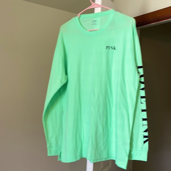 PINK Victoria's Secret Tops - Pink campus tee new with tags sz L